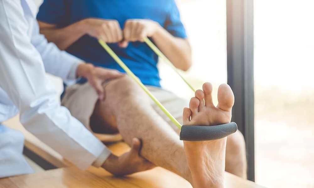 Chiropractic help on person with sport injury